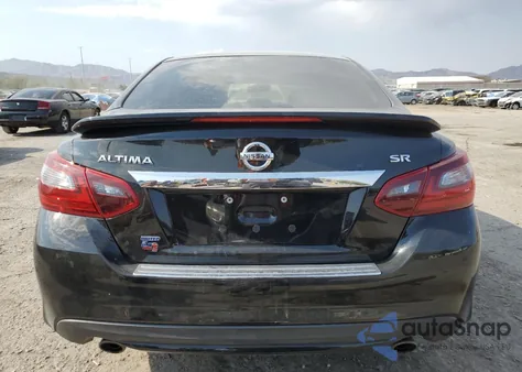 2017 Nissan Altima 2.5 z USA, uszkodzony, nr VIN 1N4AL3AP5HC250682